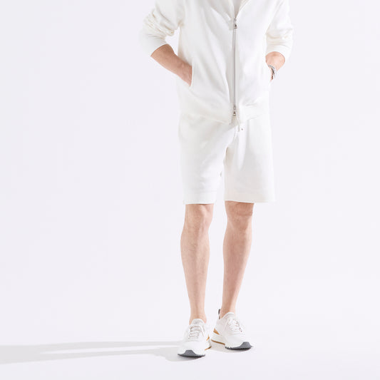 着用カラー:WHITE