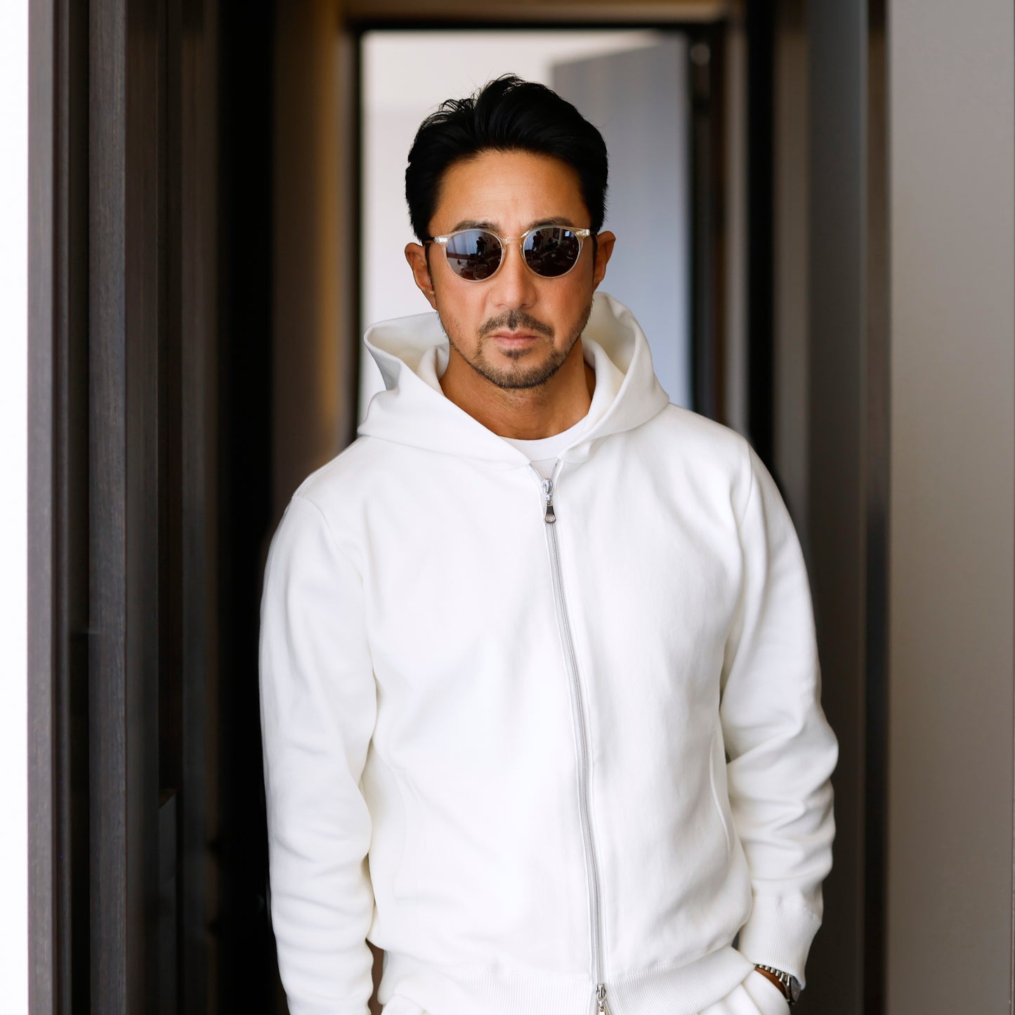 着用カラー:WHITE