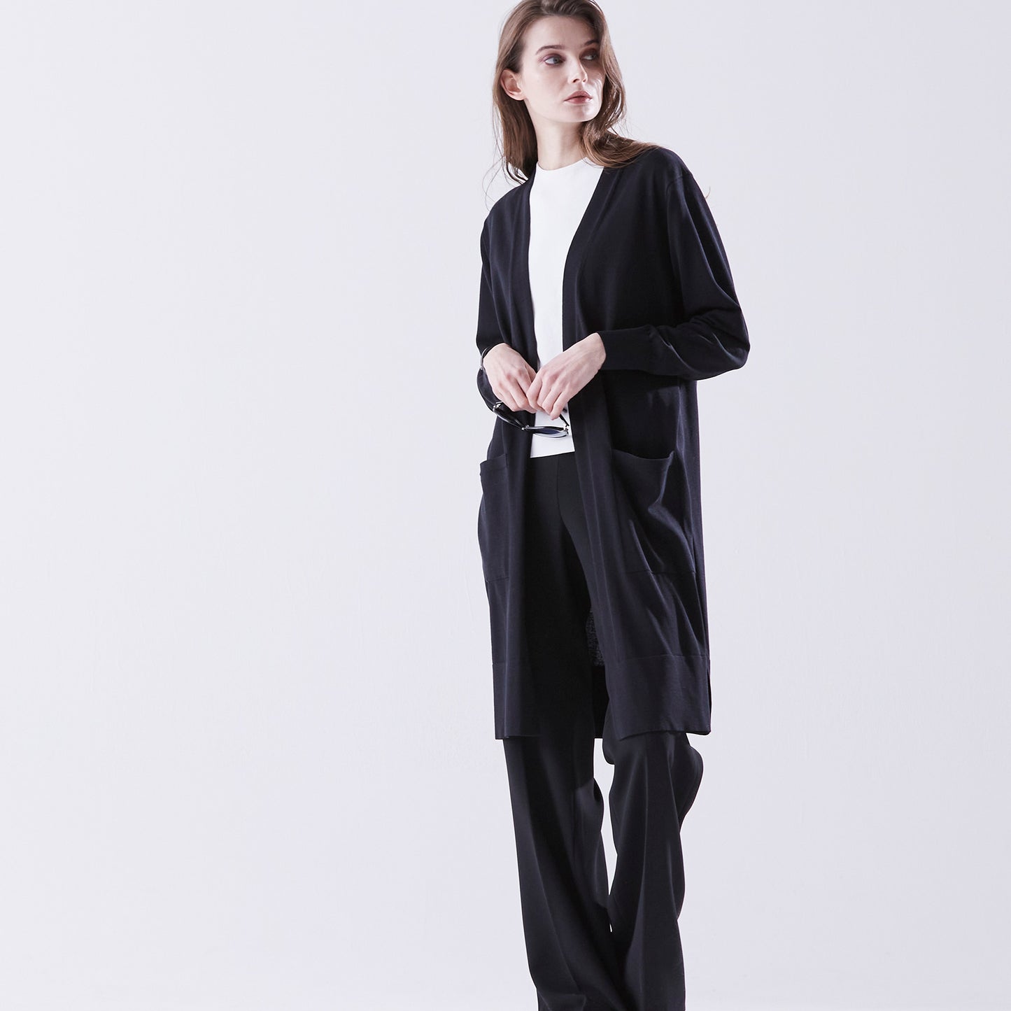 着用カラー:BLACK