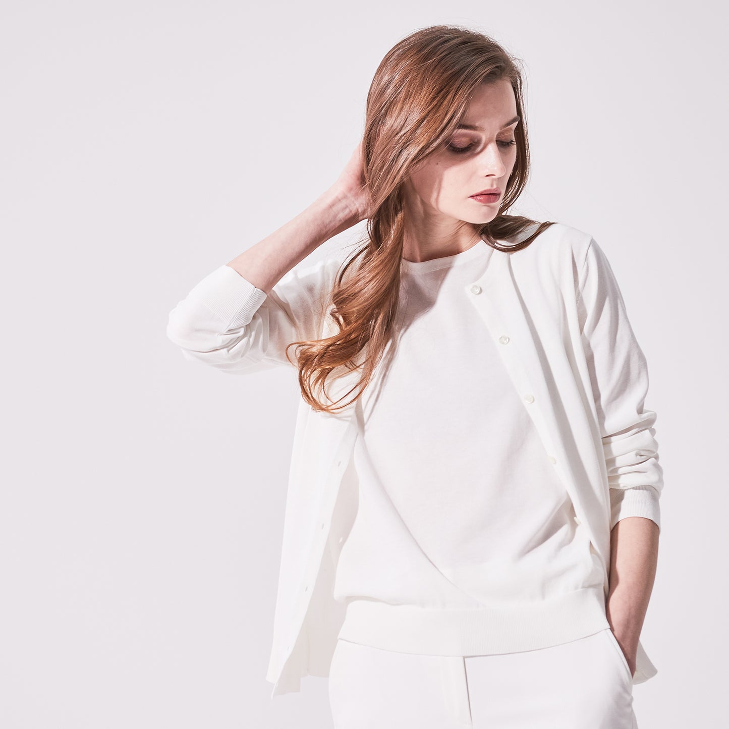 着用カラー:WHITE