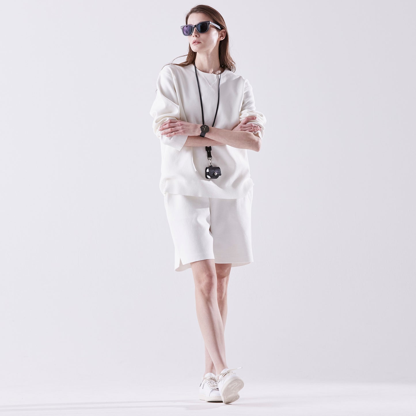 着用カラー:WHITE