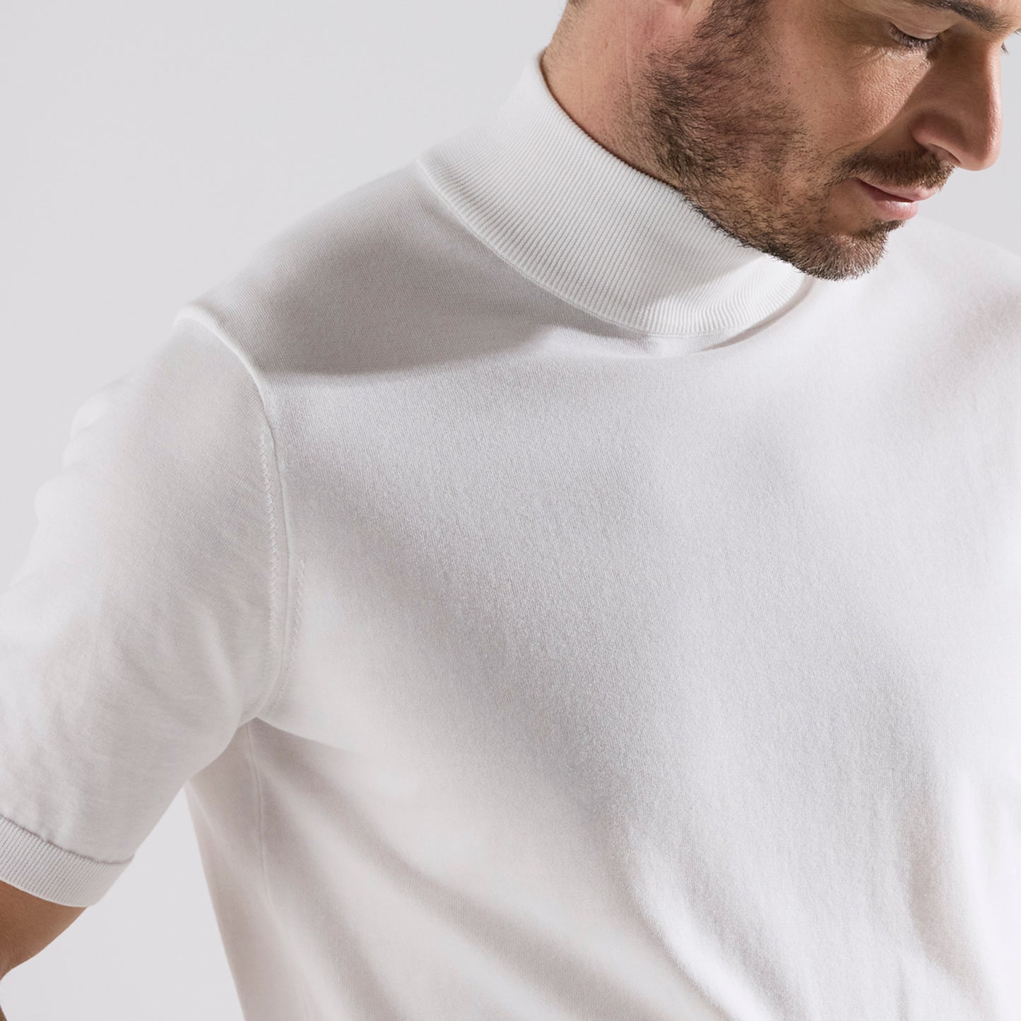 着用カラー：WHITE