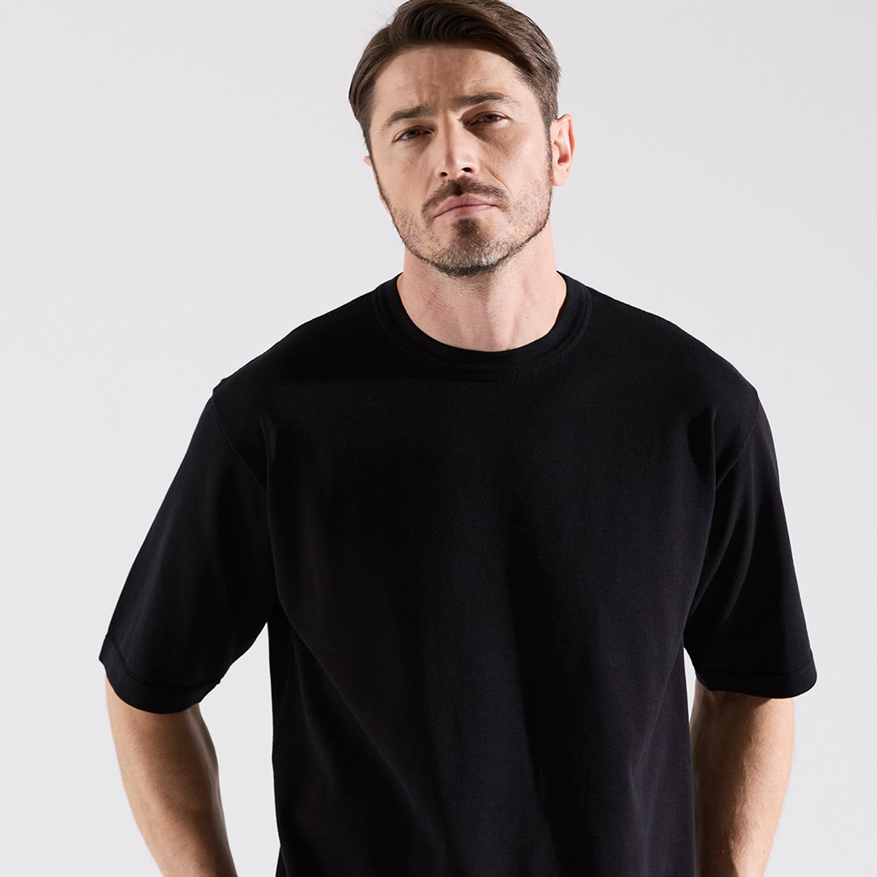 着用カラー：BLACK