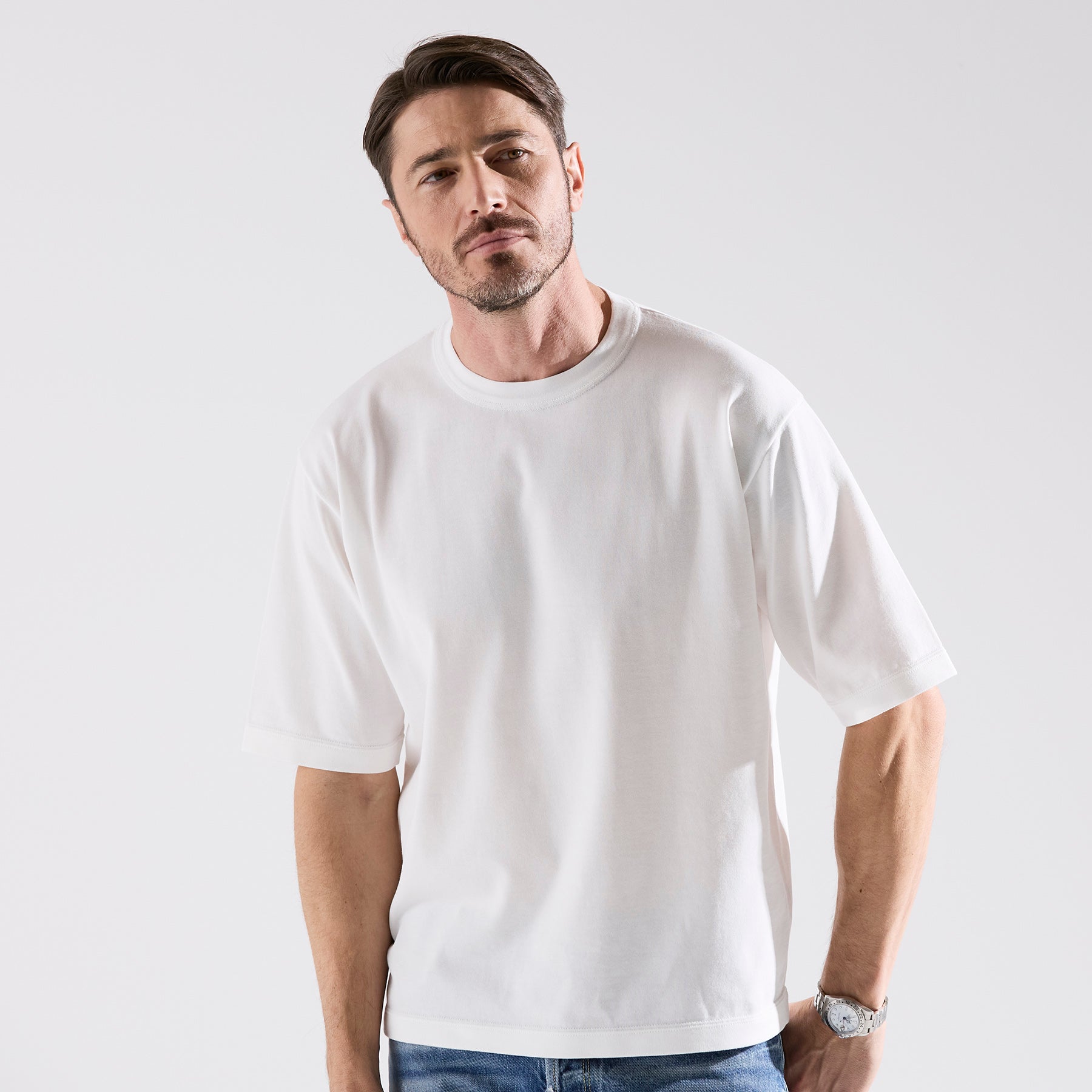 着用カラー：WHITE