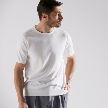 着用カラー：WHITE